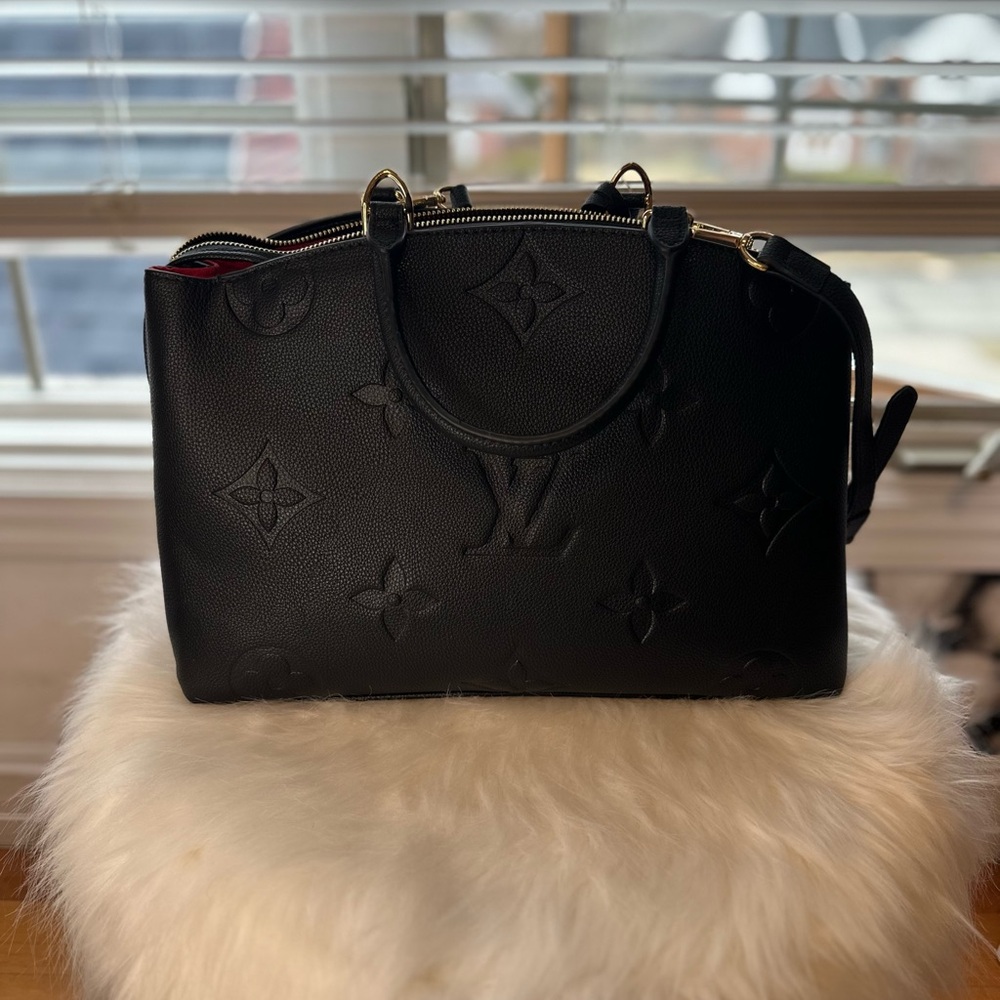Louis Vuitton Black Women's Bag